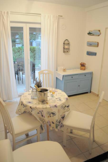 Villa Little House Kucica à Banjol Extérieur photo